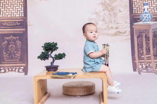 黔东四个月宝宝可以坐着吗